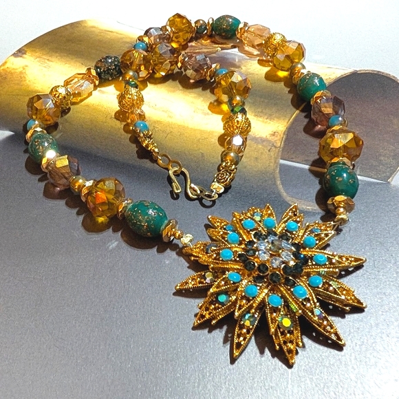 Vintage Jewelry - 1950s Starburst Crystal, Rhinestone, Glass Beads, Necklace